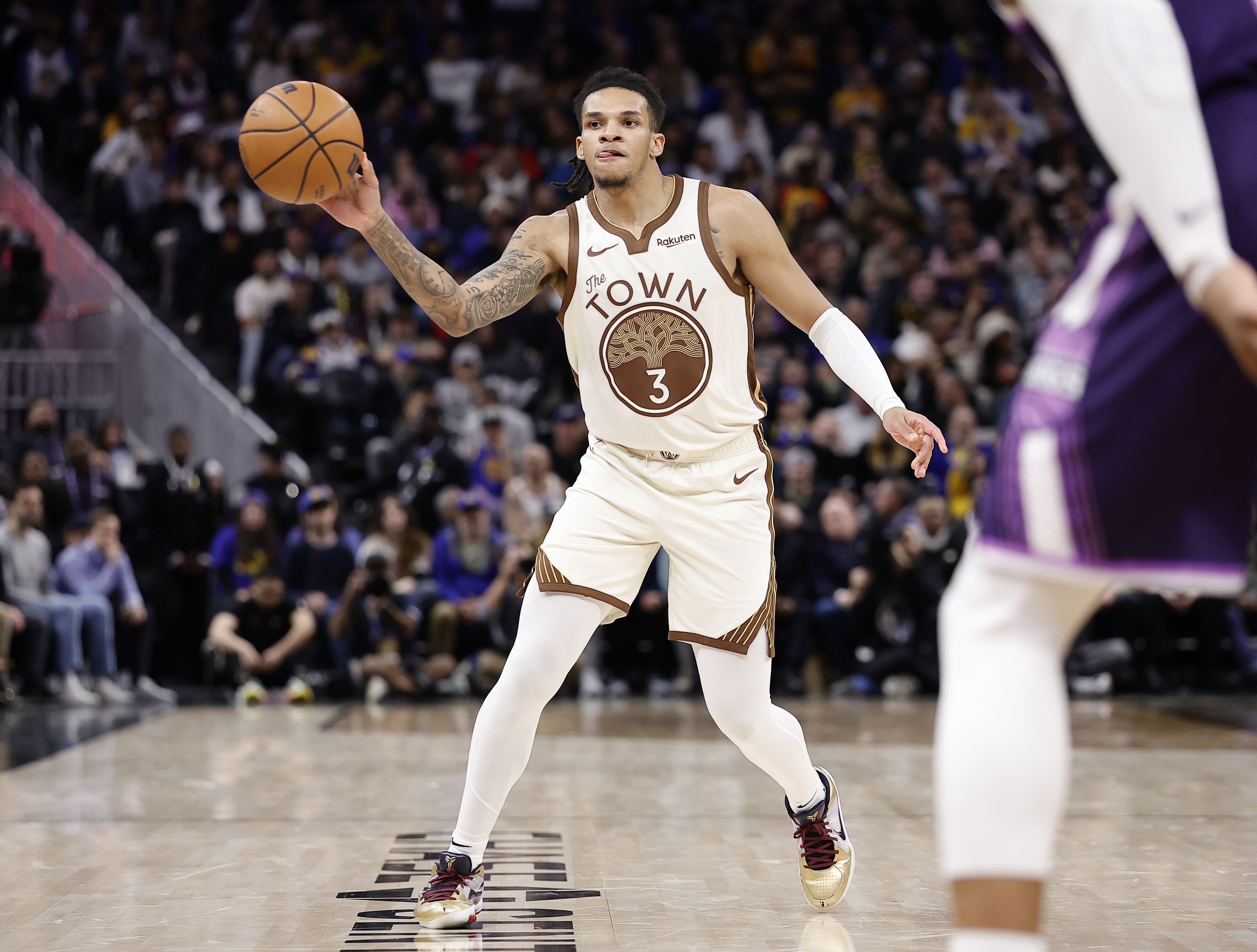 开云网页版-差太多了！勇士上半场三分31中13&amp;命中率42% 开拓者三分18中3