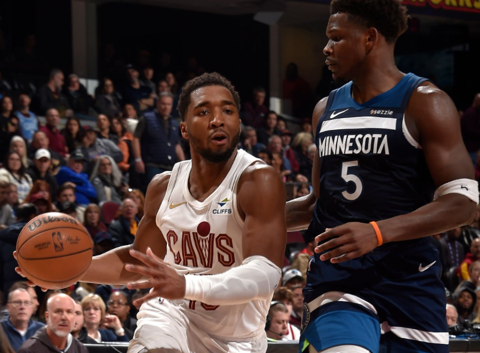 骑士5人得分20+！复仇终结森林狼4连胜 米切尔28分华子25分