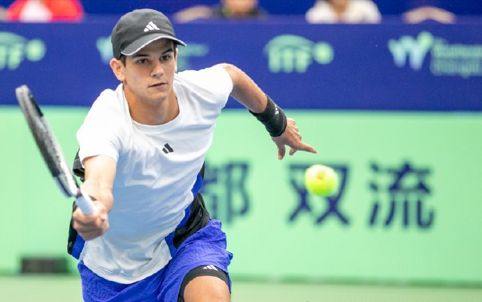 开云官网-西班牙小将霍达尔创生涯最佳排名，用实力证明自己绝非流星|大满贯|莱赫奇卡|决赛|杰里|蒂兰_新浪新闻